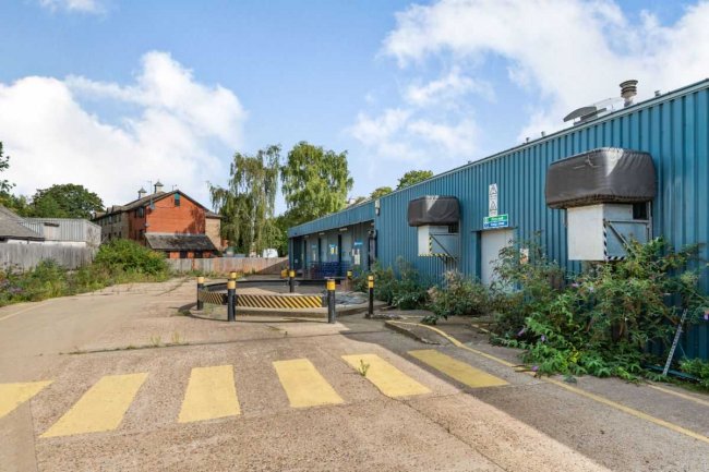 46 Exeter Road, Newmarket, West Suffolk CB8 8LR 1