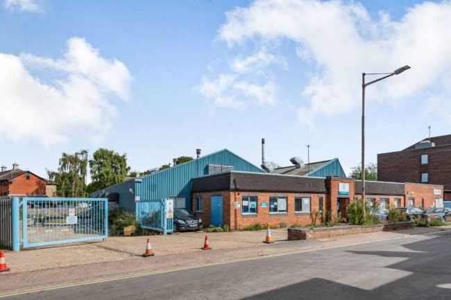46 Exeter Road, Newmarket, West Suffolk CB8 8LR 1