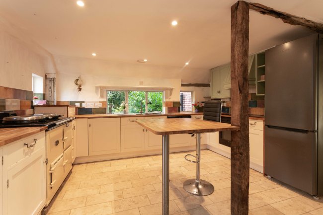 The Barton, Patrixbourne Road, Patrixbourne, near Canterbury, Kent CT4 5BP
 3