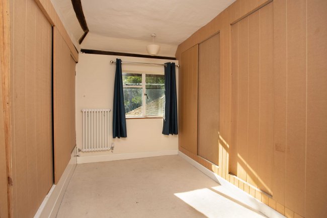 The Barton, Patrixbourne Road, Patrixbourne, near Canterbury, Kent CT4 5BP
 3