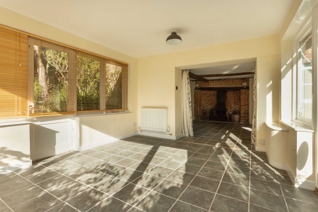 The Barton, Patrixbourne Road, Patrixbourne, near Canterbury, Kent CT4 5BP
 3