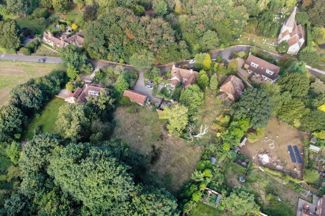 The Barton, Patrixbourne Road, Patrixbourne, near Canterbury, Kent CT4 5BP
 3