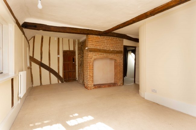 The Barton, Patrixbourne Road, Patrixbourne, near Canterbury, Kent CT4 5BP
 3