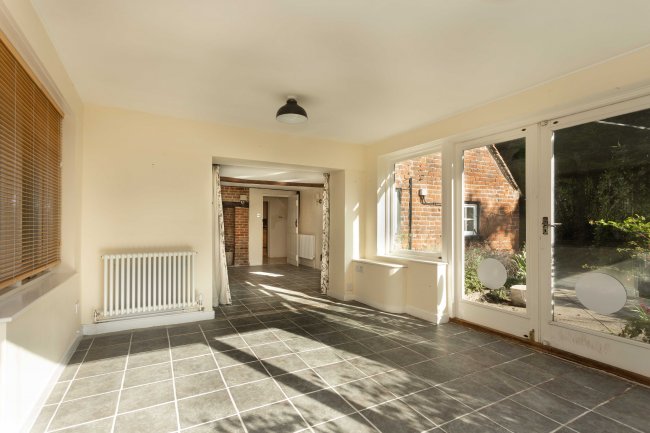 The Barton, Patrixbourne Road, Patrixbourne, near Canterbury, Kent CT4 5BP
 3