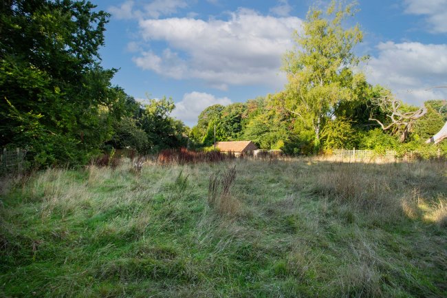 The Barton, Patrixbourne Road, Patrixbourne, near Canterbury, Kent CT4 5BP
 3