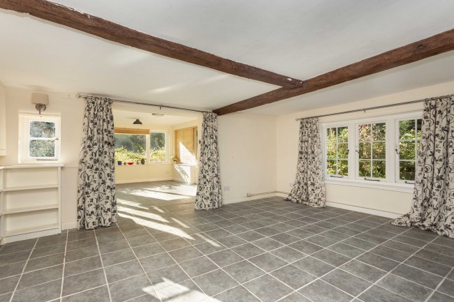 The Barton, Patrixbourne Road, Patrixbourne, near Canterbury, Kent CT4 5BP
 3