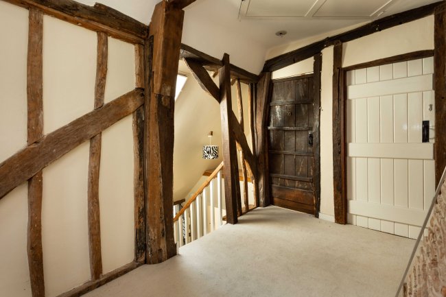 The Barton, Patrixbourne Road, Patrixbourne, near Canterbury, Kent CT4 5BP
 3