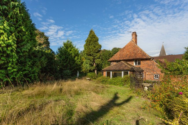 The Barton, Patrixbourne Road, Patrixbourne, near Canterbury, Kent CT4 5BP
 3