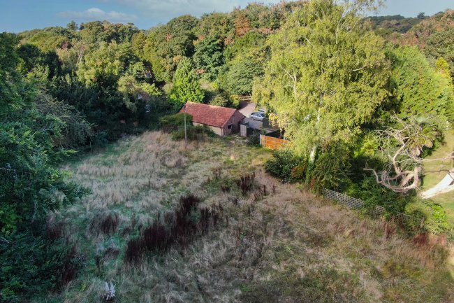 The Barton, Patrixbourne Road, Patrixbourne, near Canterbury, Kent CT4 5BP
 3