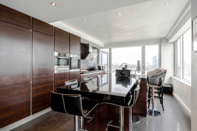 8 The Belvedere, Chelsea Harbour, London SW10 0XA 8