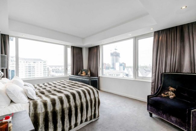 8 The Belvedere, Chelsea Harbour, London SW10 0XA 8