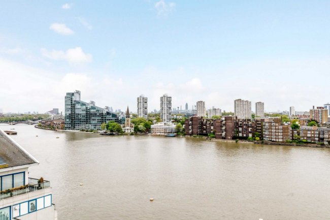 8 The Belvedere, Chelsea Harbour, London SW10 0XA 8