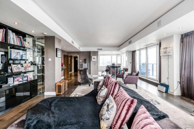 8 The Belvedere, Chelsea Harbour, London SW10 0XA 8