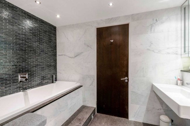 8 The Belvedere, Chelsea Harbour, London SW10 0XA 8