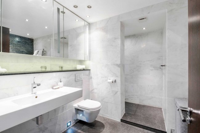 8 The Belvedere, Chelsea Harbour, London SW10 0XA 8