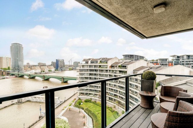 8 The Belvedere, Chelsea Harbour, London SW10 0XA 8