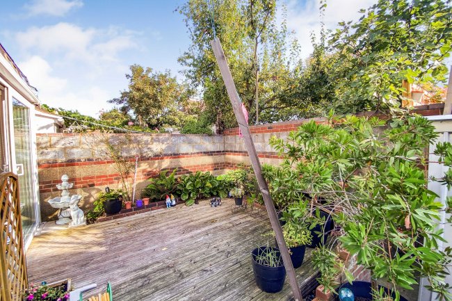 3 Greenfield Road, London N15 5EP 7