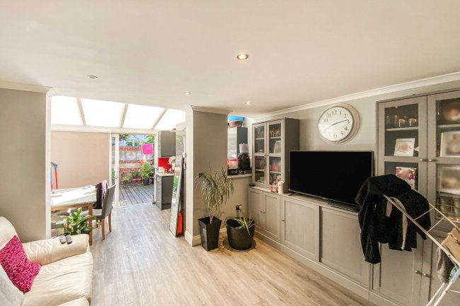 3 Greenfield Road, London N15 5EP 7
