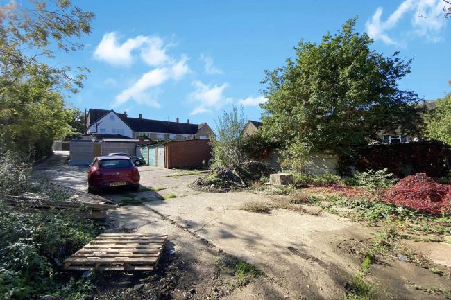 Land adjacent to 58 Roundhill Drive, Enfield, EN2 7RW 6
