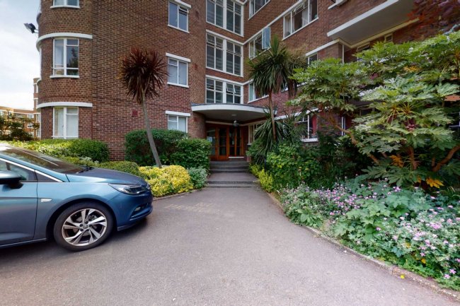 209 Ruskin Park House, Champion Hill, Camberwell, London SE5 8TN 9