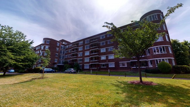 209 Ruskin Park House, Champion Hill, Camberwell, London SE5 8TN 9