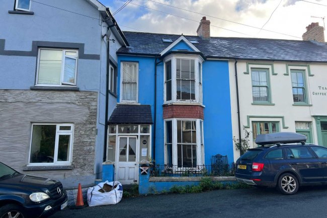 Cartref, Velindre, Llandysul, Dyfed, Wales SA44 5XG 10