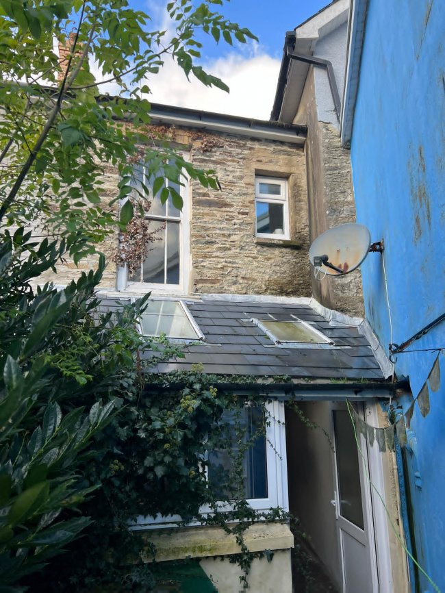 Cartref, Velindre, Llandysul, Dyfed, Wales SA44 5XG 10