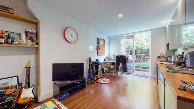 37 St. Charles Square, North Kensington, London, W10 6EN 6