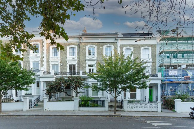 37 St. Charles Square, North Kensington, London, W10 6EN 6