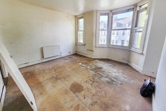 110B Burns Road, Harlesden, London NW10 4DX 6