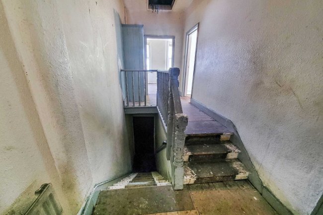110B Burns Road, Harlesden, London NW10 4DX 6