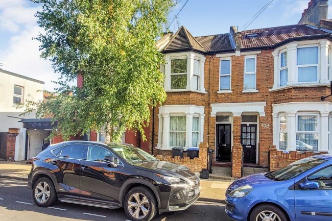 110B Burns Road, Harlesden, London NW10 4DX 6