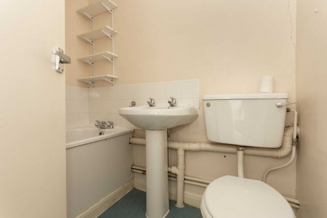 37H Linden Gardens, Kensington, London W2 4HQ 1