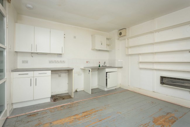 37H Linden Gardens, Kensington, London W2 4HQ 1