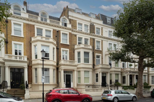 7B Penywern Road, Earls Court, London SW5 9TT  2