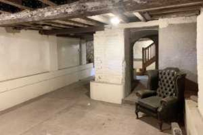 13 South Street, Leominster, Herefordshire, HR6 8JA
 6