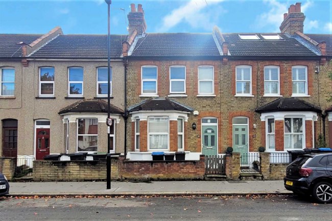 120 Winterbourne Road, Thornton Heath CR7 7QW 10