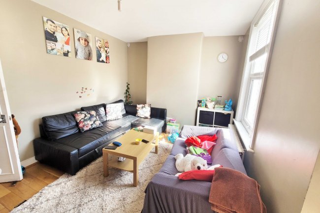 120 Winterbourne Road, Thornton Heath CR7 7QW 10