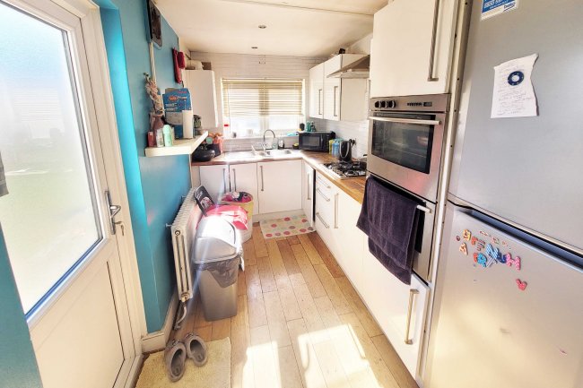 120 Winterbourne Road, Thornton Heath CR7 7QW 10