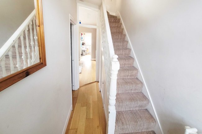 120 Winterbourne Road, Thornton Heath CR7 7QW 10