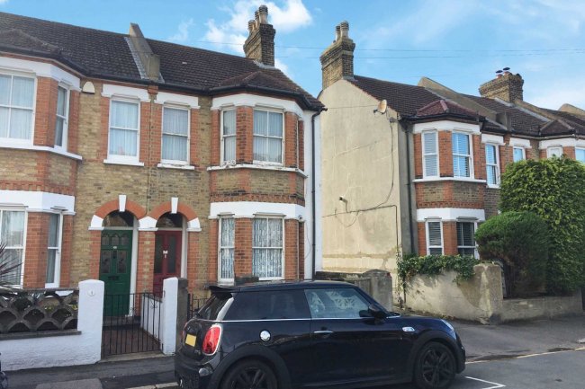 7 Elliott Road, Bromley, Kent BR2 9NT 6