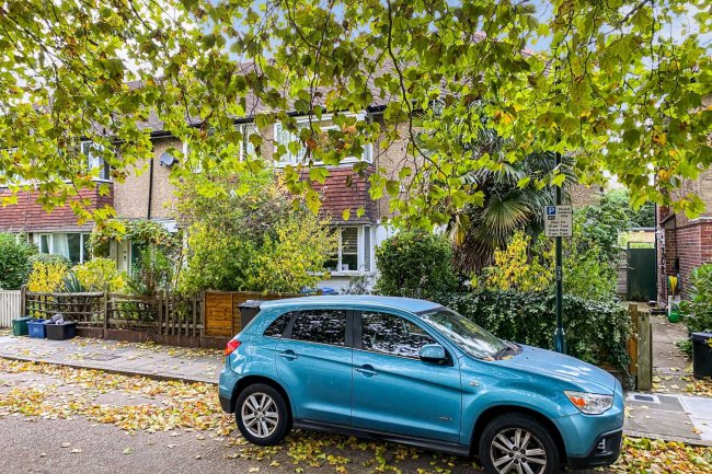 417A Chertsey Road, Twickenham, Middlesex TW2 6LS 8