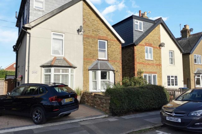 42 Sunbury Lane, Surrey KT12 2HU 10