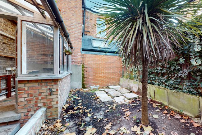 46 Thorney Hedge Road, Chiswick, London W4 5SD 3