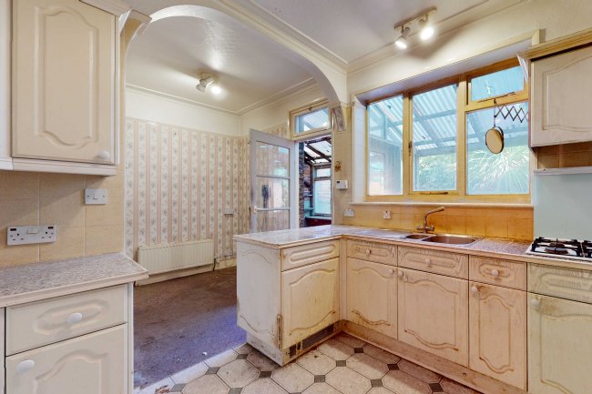 46 Thorney Hedge Road, Chiswick, London W4 5SD 3