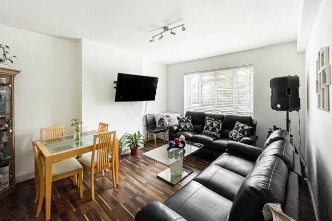 Flat 12 Avington Court, Old Kent Road, London, SE1 5NF 10