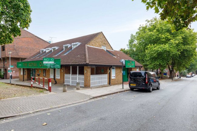 Royal Oak, 250 St Johns Way, Archway, London N19 3RJ 4