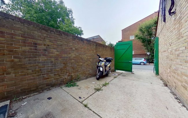 Royal Oak, 250 St Johns Way, Archway, London N19 3RJ 4
