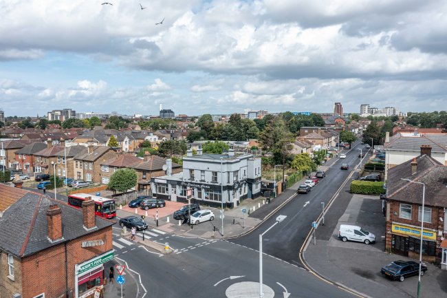 Durham Arms, 101 Brentwood Road, Romford, RM1 2EH  4