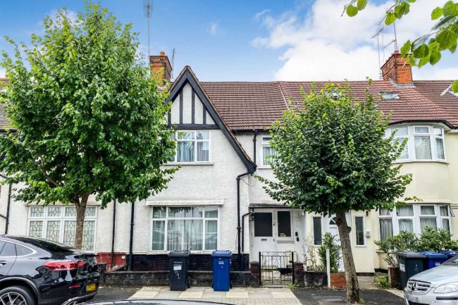 9 Alyth Gardens, Temple Fortune, London NW11 7EN 10